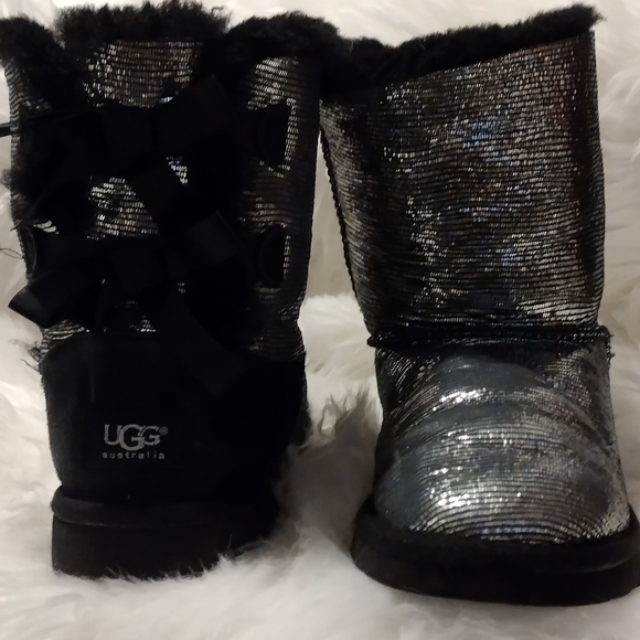 UGG BOOTS Girls Baily Boot Bows, Silver Sparkles, Black Sherpa size 5 - Picture 9 of 14